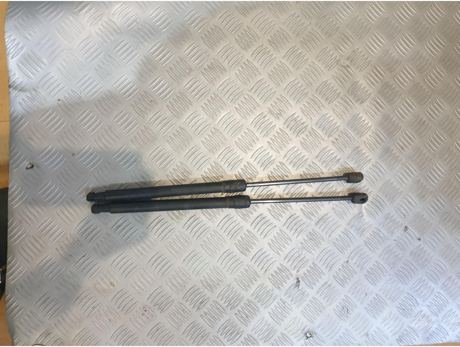 Амортисьор за заден капак за VW Passat B6 2.0 TDI 