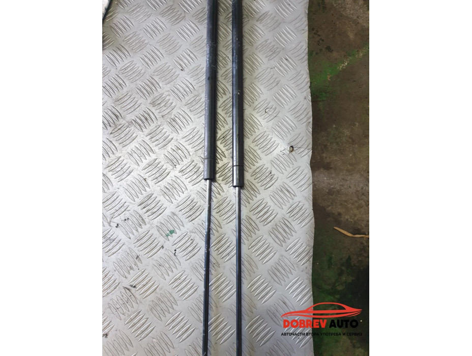 Амортисьор за преден капак Mercedes CLS 500 W219 Амортисьор за преден капак Mercedes CLS 500 W219