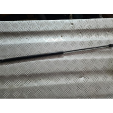 Амортисьор за преден капак за Audi A6 C6 3.2 FSI Quattro Амортисьор за преден капак за Audi A6 C6 3.2 FSI Quattro