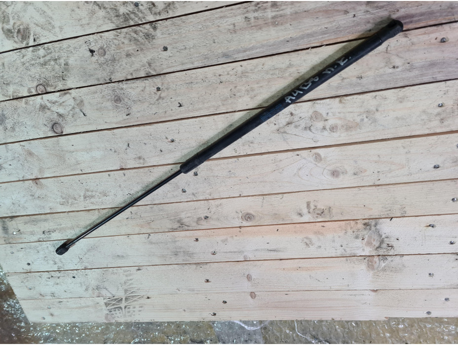 Амортисьор за преден капак за Ауди А4 Б8 / Audi A4 B8