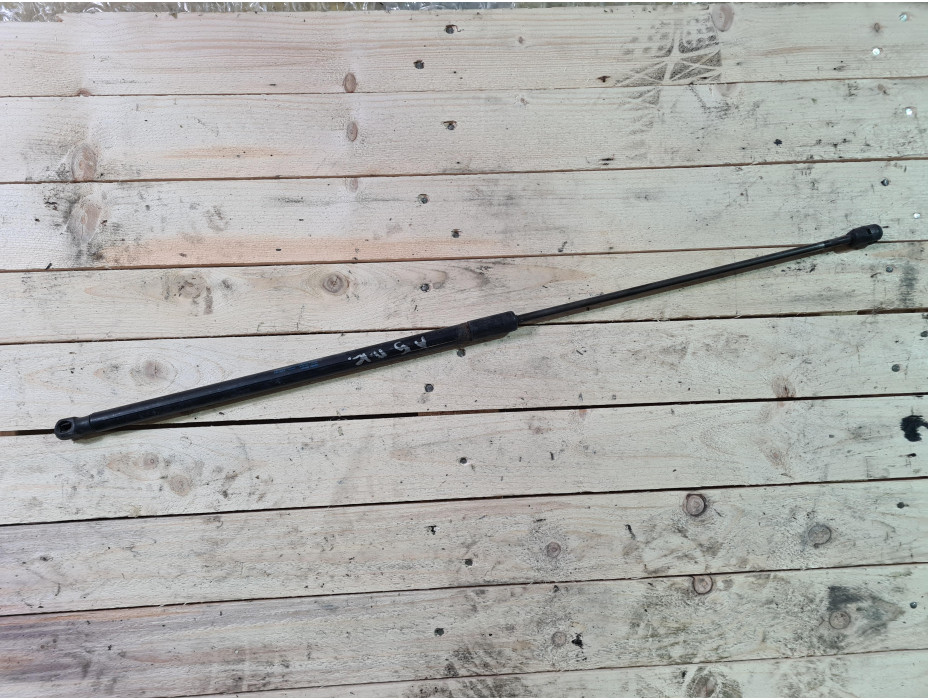 Амортисьор за преден капак за Ауди А5 / Audi A5 8T