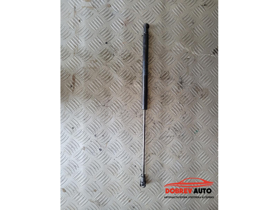 Амортисьор (заден капак) за Audi A8 D4 3.0 TDI Амортисьор (заден капак) за Audi A8 D4 3.0 TDI