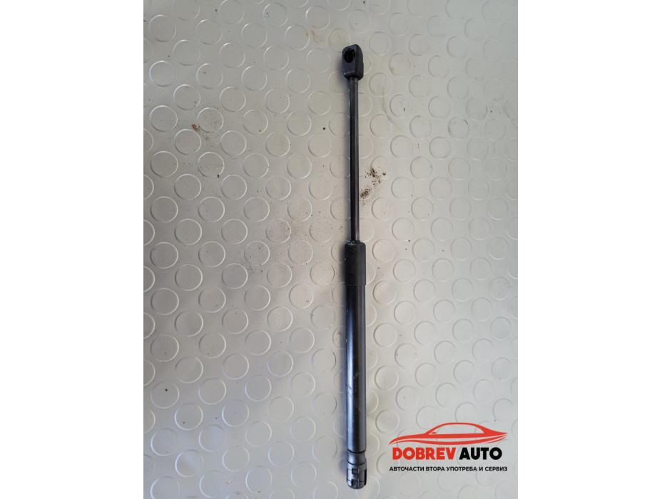 Амортисьор (преден капак) за VW Passat B6 2.0 TDI BKP Sedan Амортисьор (преден капак) за VW Passat B6 2.0 TDI BKP Sedan