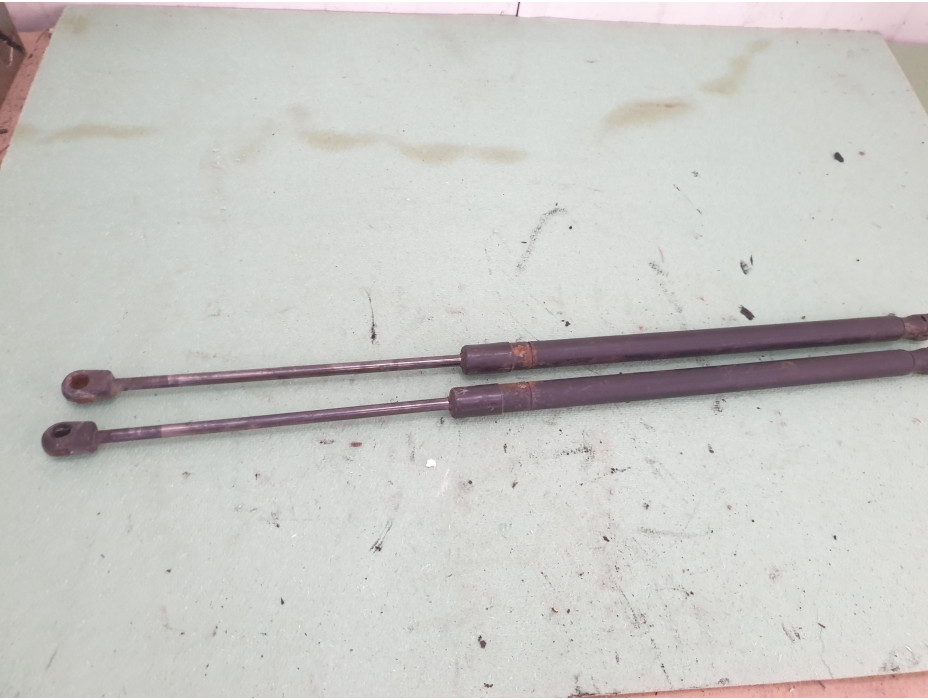 Амортисьори за заден капак за Mercedes C Class W203 комби