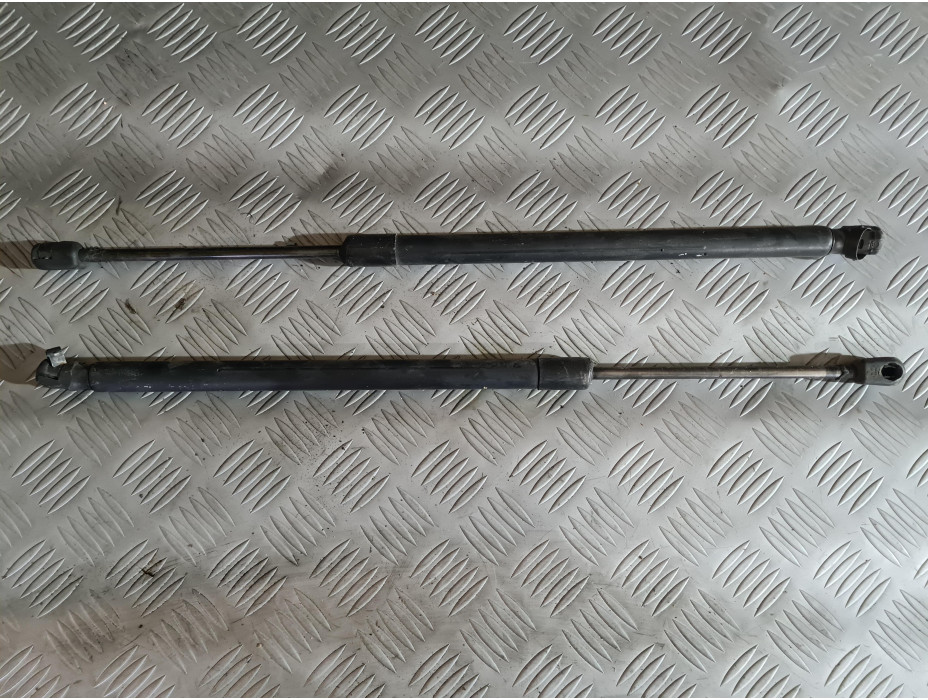 Амортисьори за заден капак за Volkswagen Touran 1.9TDI 1T Амортисьори за заден капак за Volkswagen Touran 1.9TDI 1T