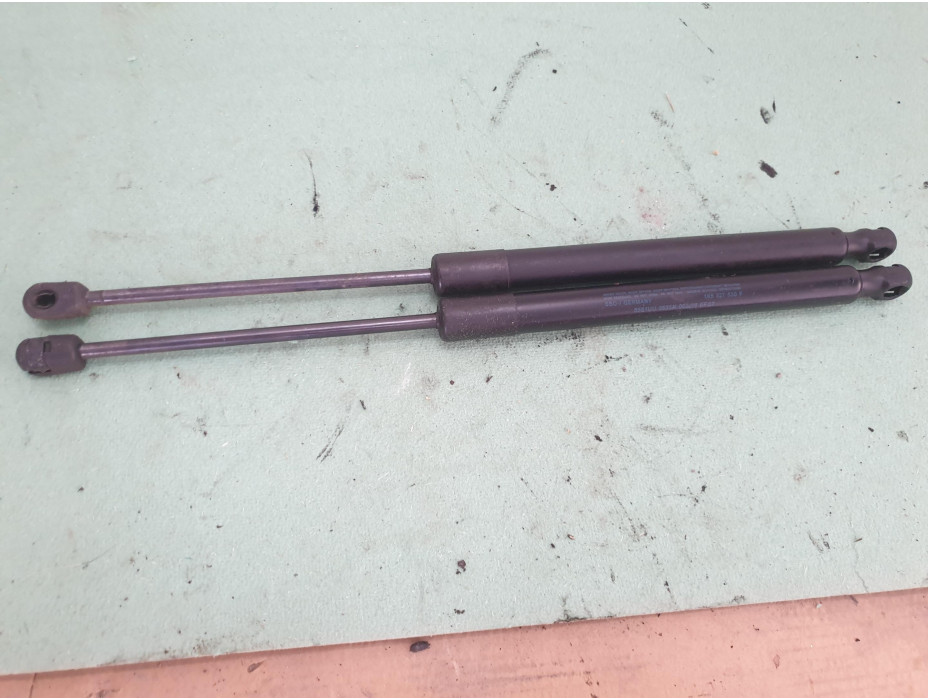 Амортисьори за заден капак за VW Golf МК5 