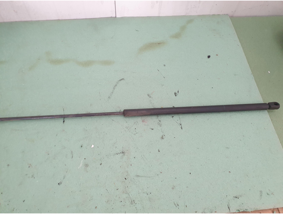 Амортисьори за преден капак за Audi A6 C6