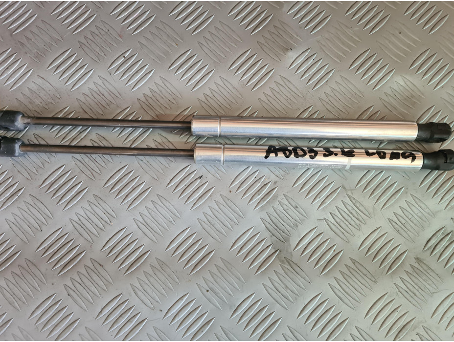 Амортисьори за преден капак за Audi A8 D3 4.2i Амортисьори за преден капак за Audi A8 D3 4.2i