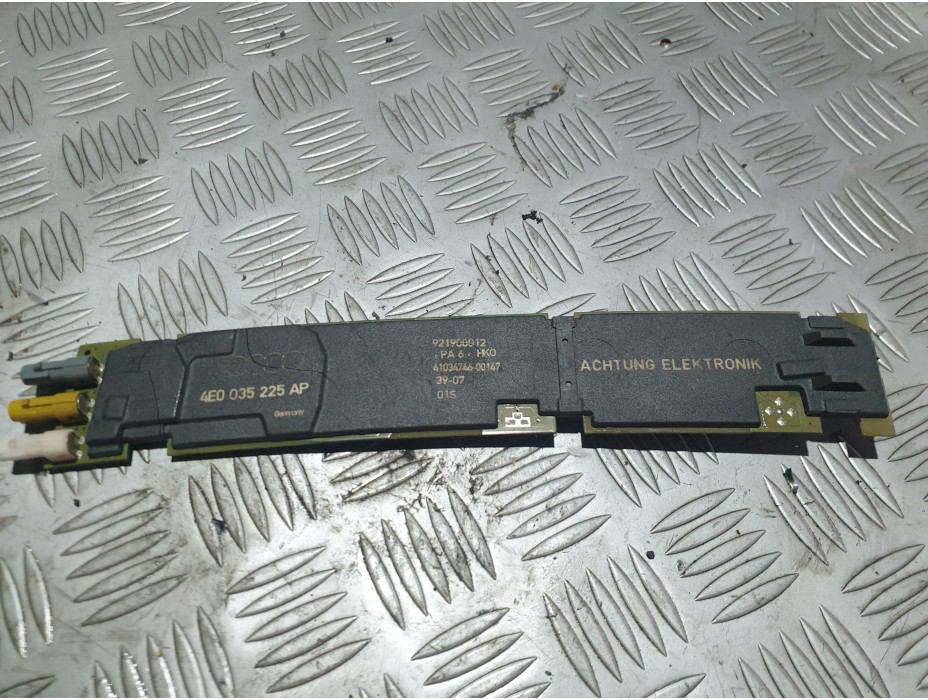 Антена за Audi A8 D3 3.0TDI Антена за Audi A8 D3 3.0TDI