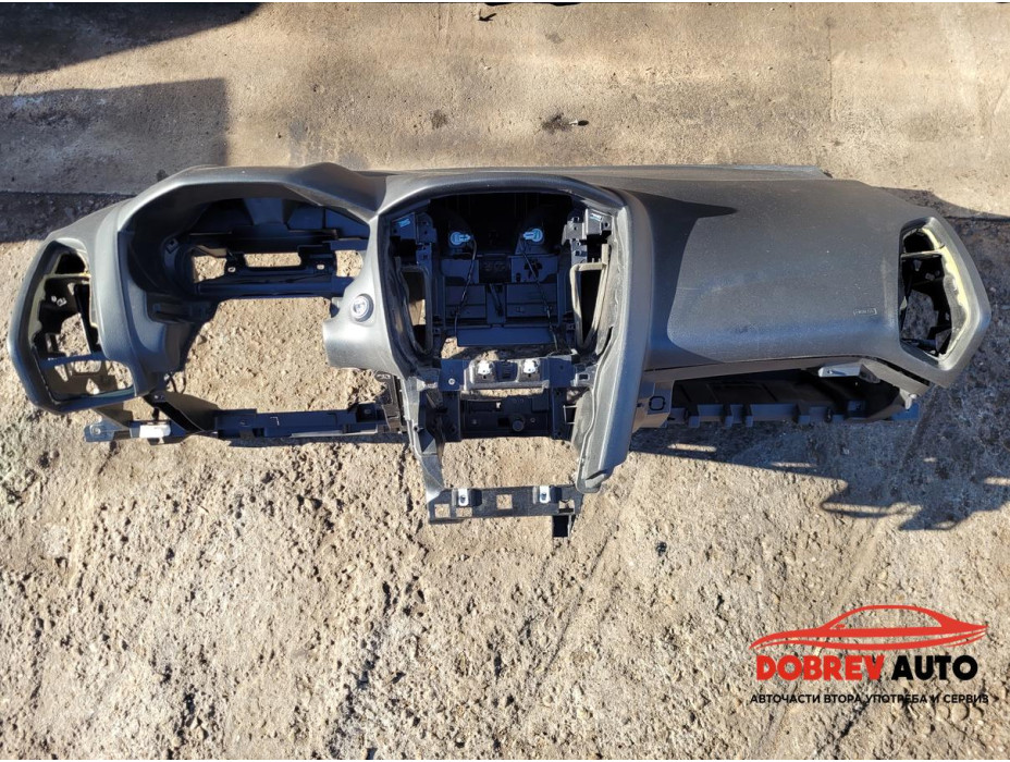 Арматурно табло за Ford Mondeo Арматурно табло за Ford Mondeo