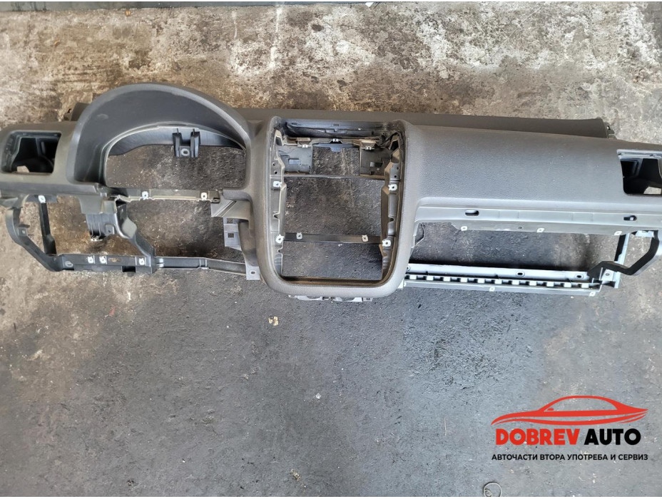 Арматурно табло за VW Golf V 2.0 TDI 4 motion Арматурно табло за VW Golf V 2.0 TDI 4 motion