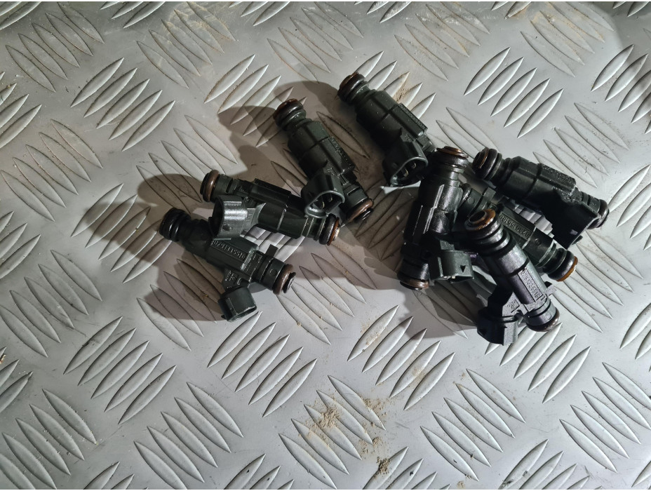 Бензинова дюза за Audi A8 D3 4.2 i Бензинова дюза за Audi A8 D3 4.2 i