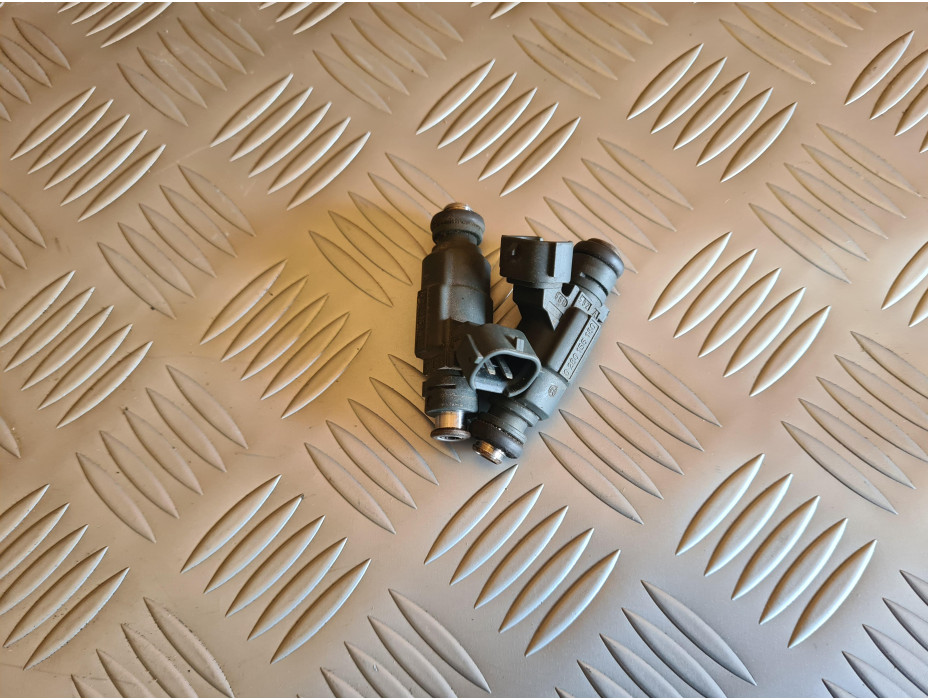 Бензинова дюза за Audi A8 D3 4.2i Бензинова дюза за Audi A8 D3 4.2i