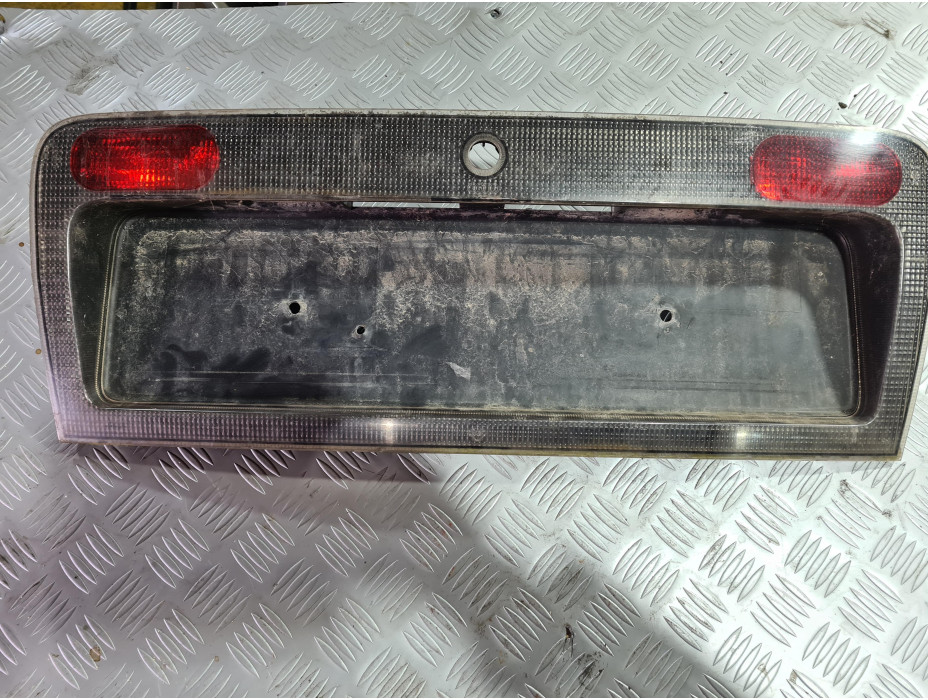 Бленда за заден капак за Audi A6 C5 2.4 i Automat Sedan Бленда за заден капак за Audi A6 C5 2.4 i Automat Sedan