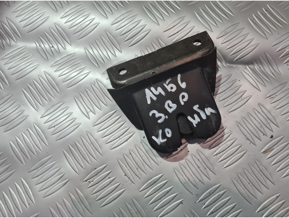 Брава за заден капак за Audi A4 B6 Avant