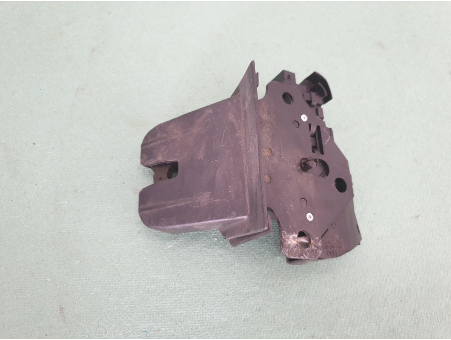 Брава за заден капак за Audi A6 4F