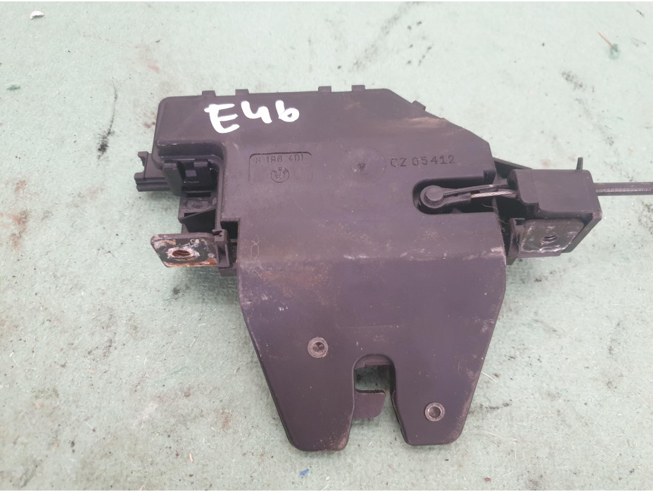 Брава за заден капак за BMW E46