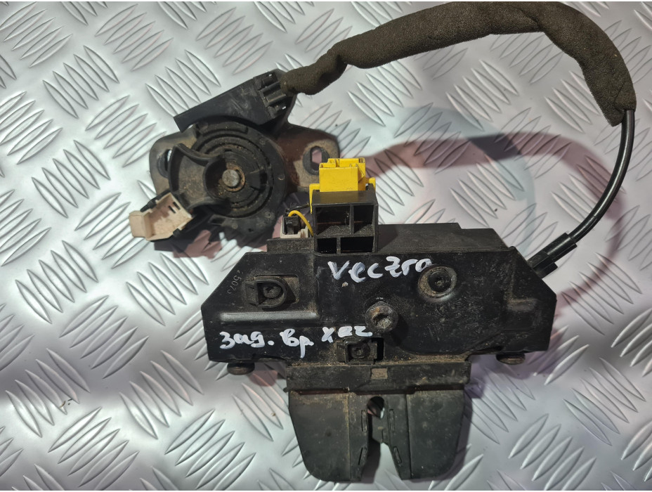 Брава за заден капак за Opel Vectra C Hatchback