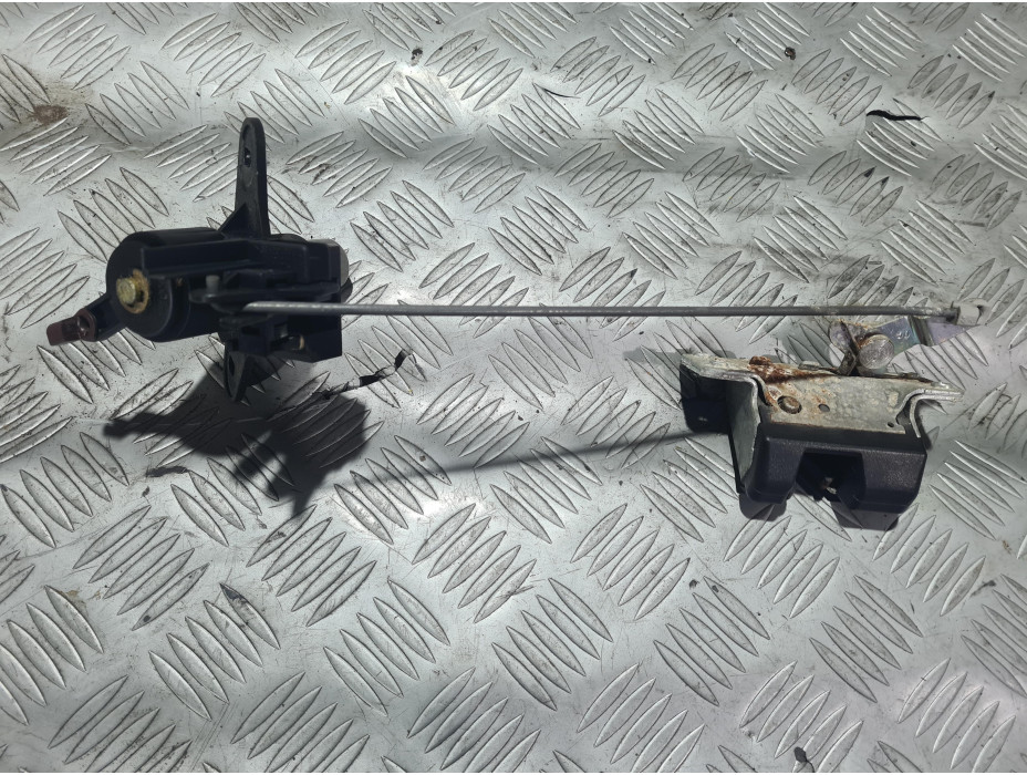 Брава за заден капак за Opel Zafira A 2.2 i 147 к.с.