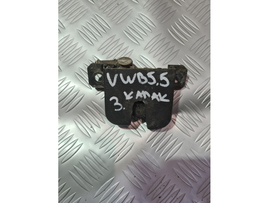 Брава за заден капак за Volkswagen Passat B5 Avant