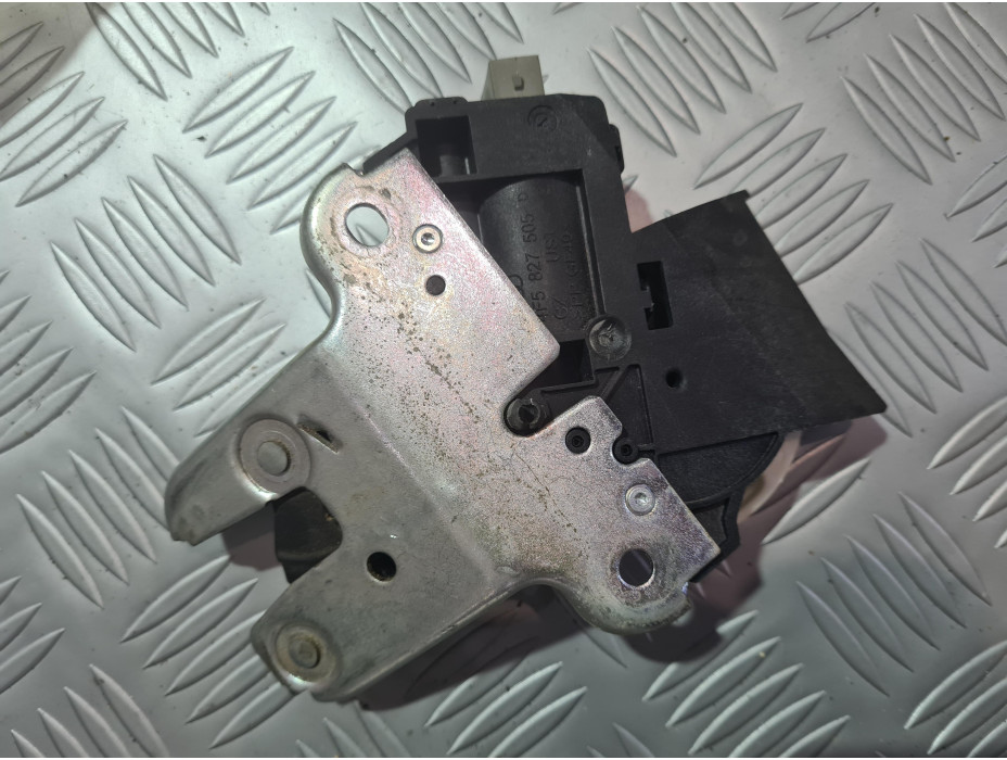 Брава за заден капак за Ауди А8 Д3 / Audi A8 D3 4.2 i 335 к.с.