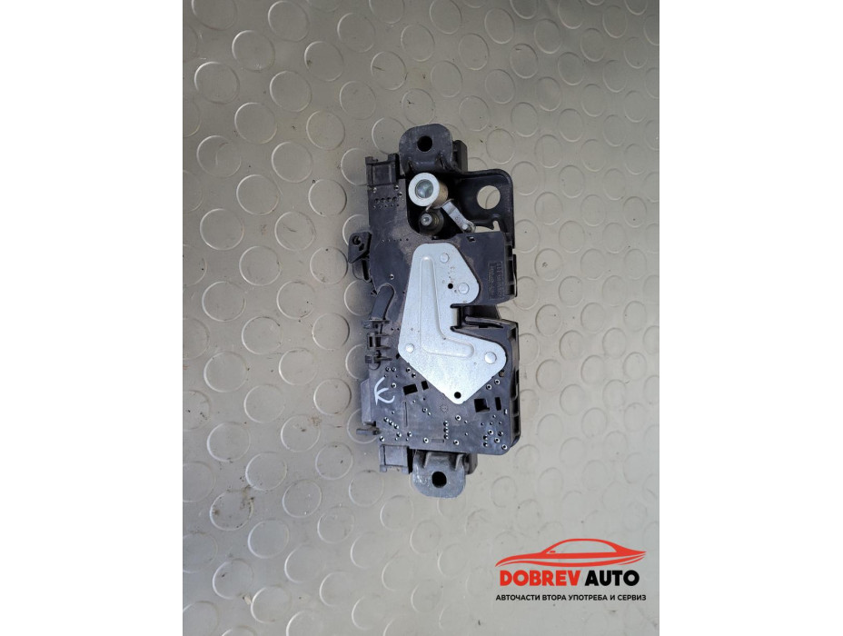 Брава (заден капак) за BMW 740d G11