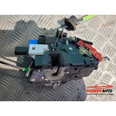 Брава (задна дясна - Keyless) за Audi A8 D3 Брава (задна дясна - Keyless) за Audi A8 D3