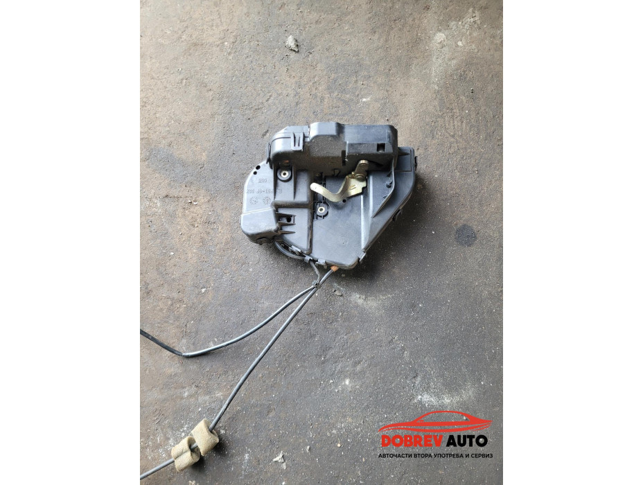 Брава (задна дясна) за Mercedes C Class W203 Брава (задна дясна) за Mercedes C Class W203