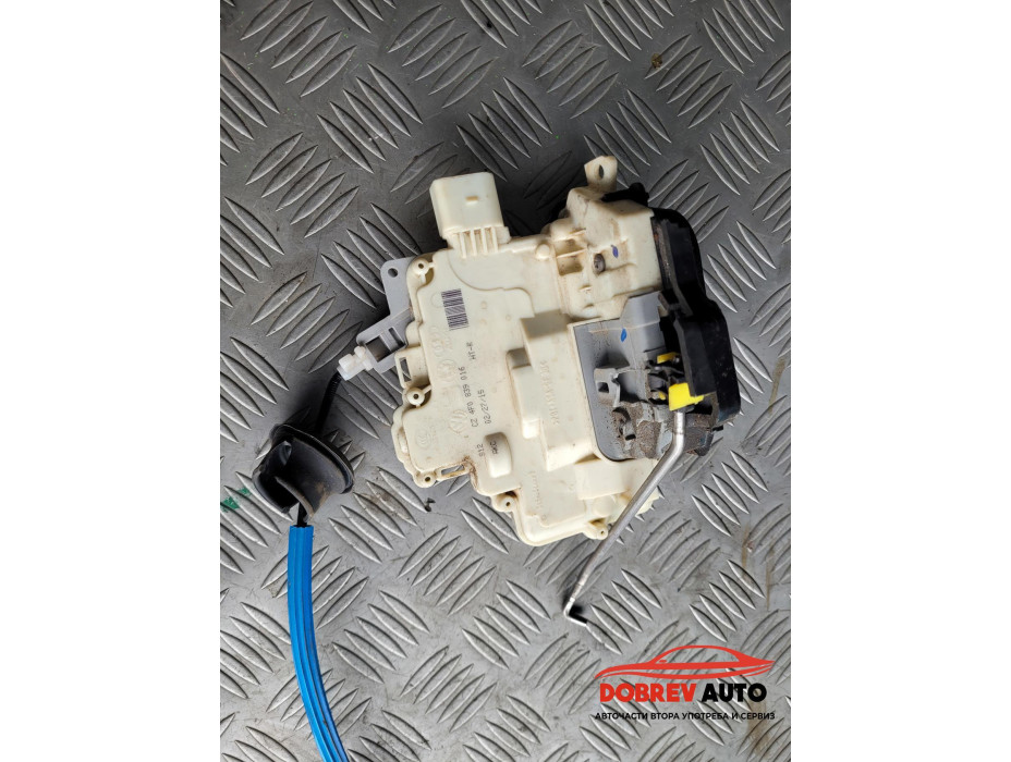 Брава (задна дясна - обикновена) за Audi A8 D3 Брава (задна дясна - обикновена) за Audi A8 D3