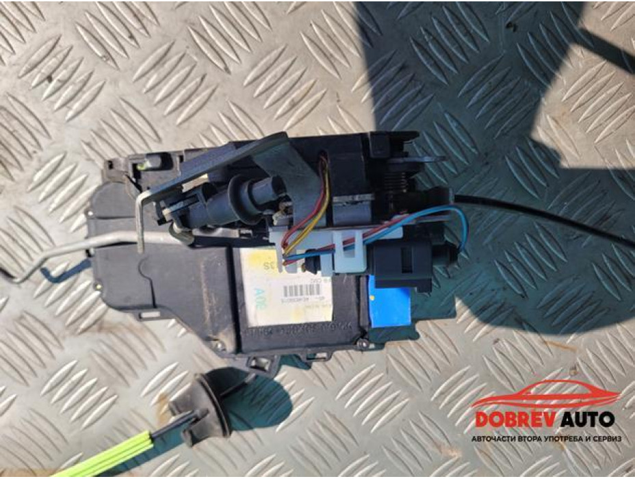 Брава (задна лява - keyless) за Audi A8 D3