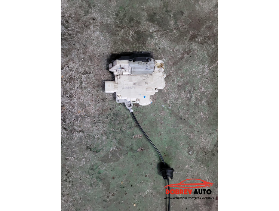 Брава (предна дясна - десен волан) за Audi A4 B7