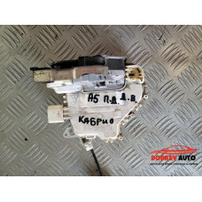 Брава (предна дясна) за Audi A5 8F десен волан