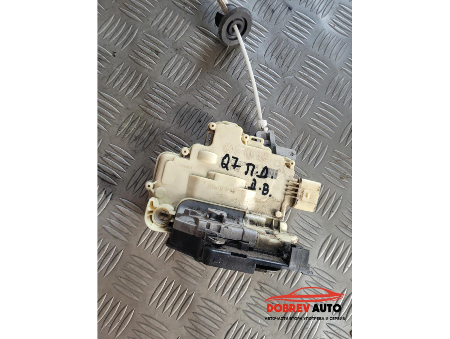 Брава (предна дясна) за Audi Q7 4L десен волан Брава (предна дясна) за Audi Q7 4L десен волан