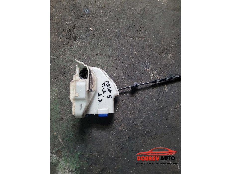 Брава (предна дясна) за VW Golf MK5 десен волан