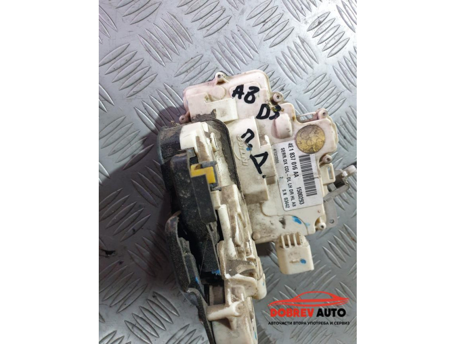 Брава (предна дясна) с безключово палене за Audi A8 D3 4.2 TDI