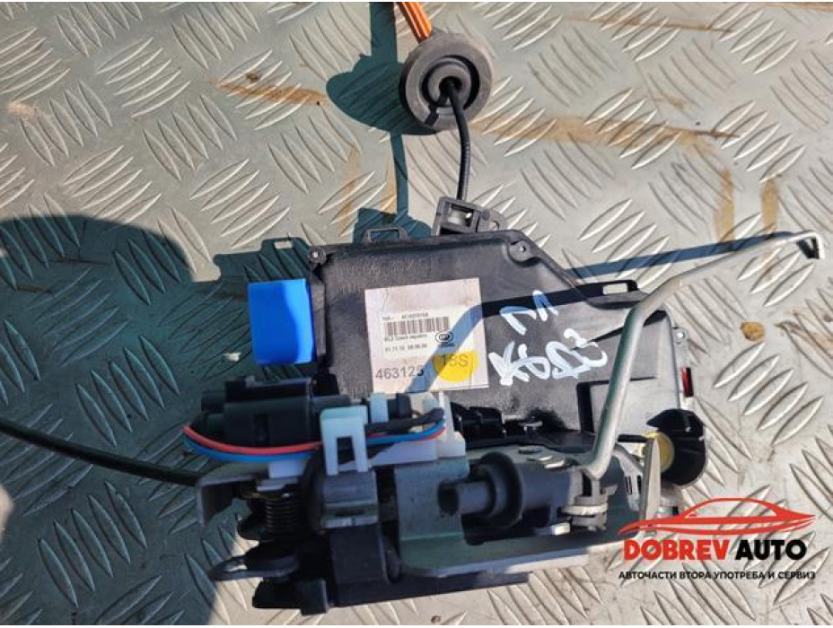 Брава (предна лява - keyless) за Audi A8 D3