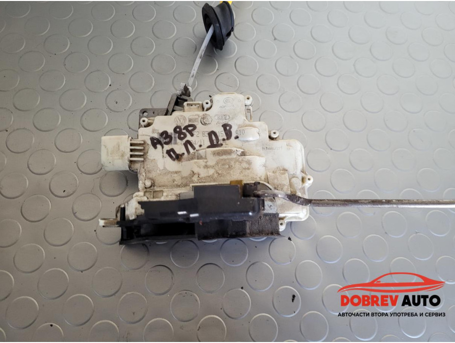 Брава (предна лява) за Audi A3 8P 2.0 TDI (Facelift) S-Line Sportback десен волан Брава (предна лява) за Audi A3 8P 2.0 TDI (Facelift) S-Line Sportback десен волан