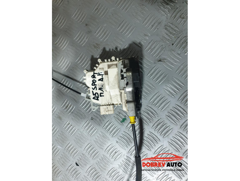 Брава (предна лява) за Audi A5 8T Sportback десен волан