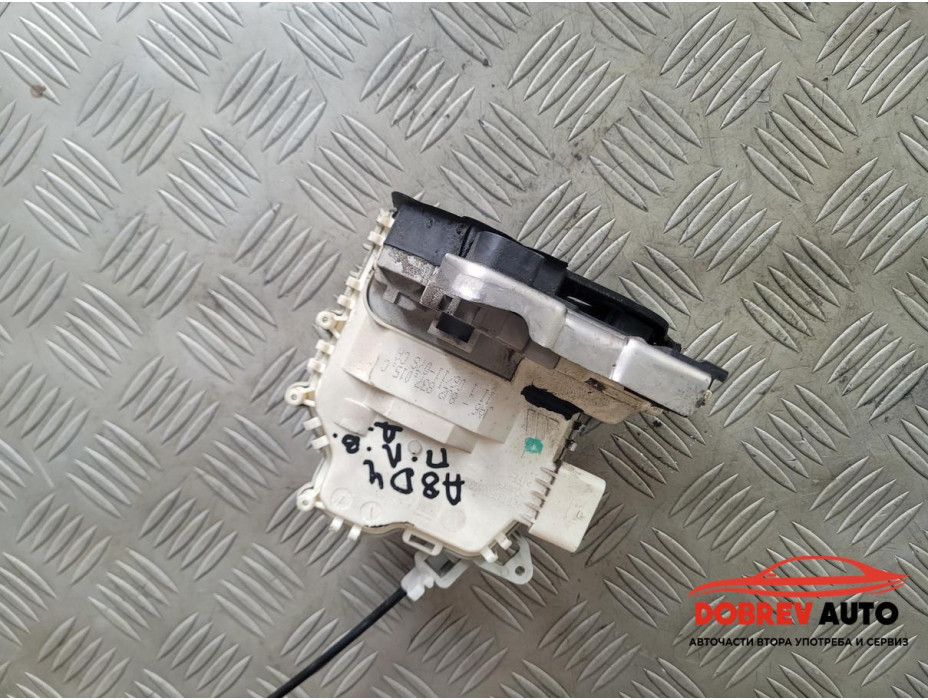 Брава (предна лява) за Audi A8 D4 3.0 TDI десен волан Брава (предна лява) за Audi A8 D4 3.0 TDI десен волан