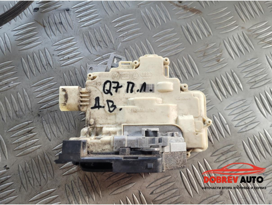 Брава (предна лява) за Audi Q7 4L десен волан Брава (предна лява) за Audi Q7 4L десен волан