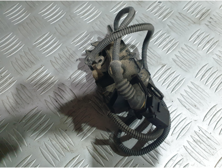 Брави за преден капак за Mercedes E Class W211