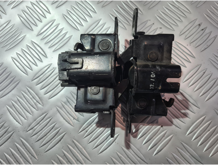 Брави за преден капак за Mercedes S Class W221