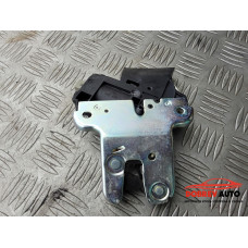 Брави (заден капак) за Audi A8 D3 Брави (заден капак) за Audi A8 D3