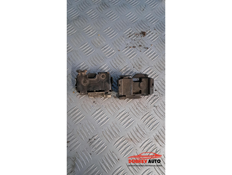 Брави преден капак за Mercedes CLS 250 W218 Брави преден капак за Mercedes CLS 250 W218