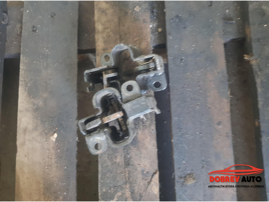 Брави преден капак за Mercedes CLS W219