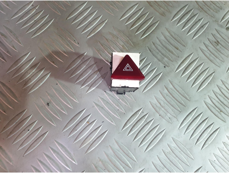 Бутон за аварийни светлини за VW Passat CC 2.0TSI