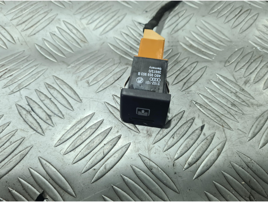 Бутон за задни щори за Audi A6 C5 2.4 i Automat Sedan