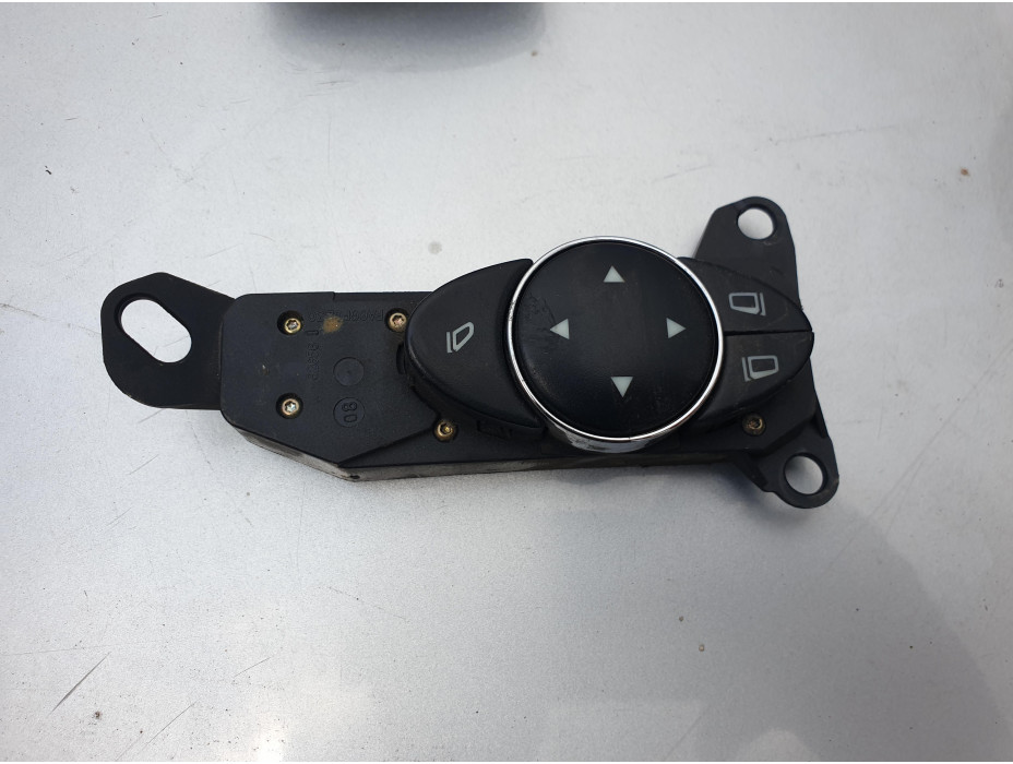 Бутони ел. огледала за Mercedes E Class W211 2.7CDI Бутони ел. огледала за Mercedes E Class W211 2.7CDI