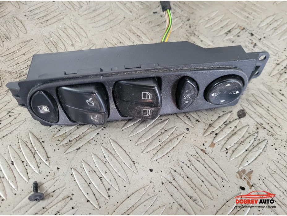 Бутони ел. стъкла/огледала за Mercedes Viano W639 Бутони ел. стъкла/огледала за Mercedes Viano W639