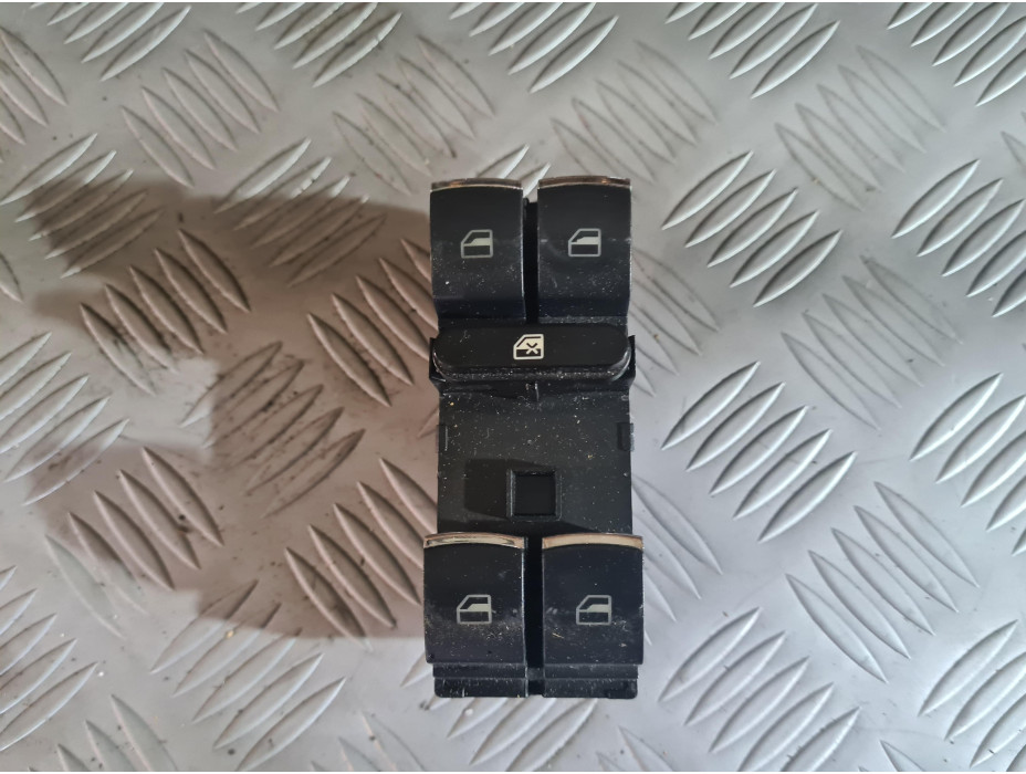 Бутони за ел. стъкла за Volkswagen Passat B6 Бутони за ел. стъкла за Volkswagen Passat B6